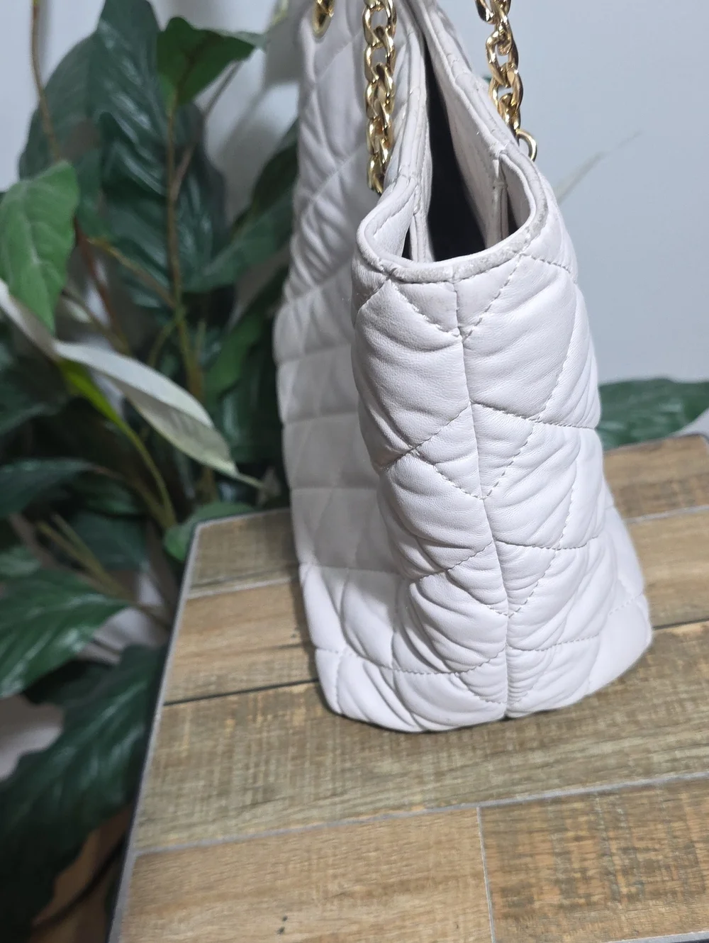 Micheal Kors Fulton Quilted Leather Tote White / Gold Hardware